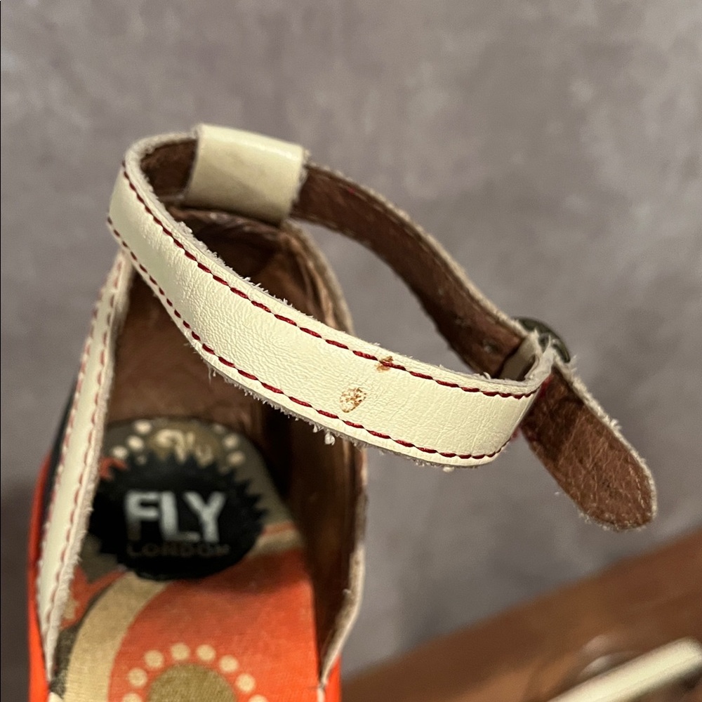 Fly London Black and Red Peep Toe Mary Jane Wedges size 39/8.5 - Picture 7 of 9